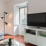 Bica Patio 3bdr Duplex By Lovelystay *