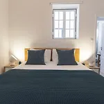 アパート Bica Patio 3bdr Duplex By Lovelystay リスボン