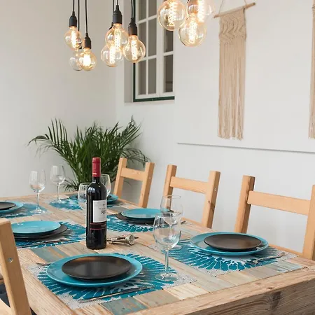 Lovelystay - Bica Patio Duplex Appartement Lissabon