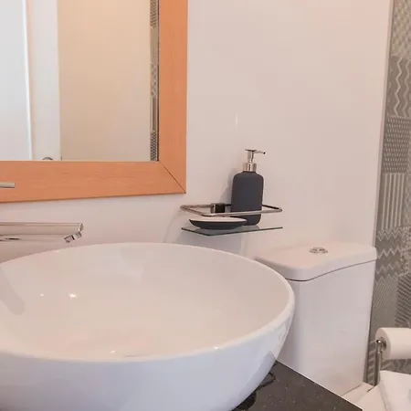 Appartement Lovelystay - Bica Patio Duplex Lissabon
