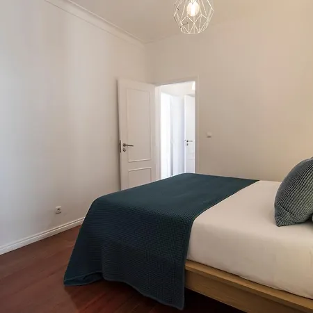 Appartement Lovelystay - Bica Patio Duplex Lissabon