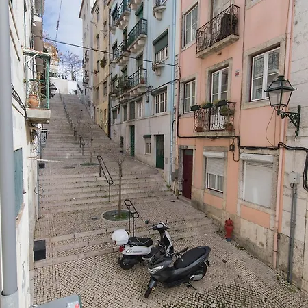 Lovelystay - Bica Patio Duplex * Lisboa