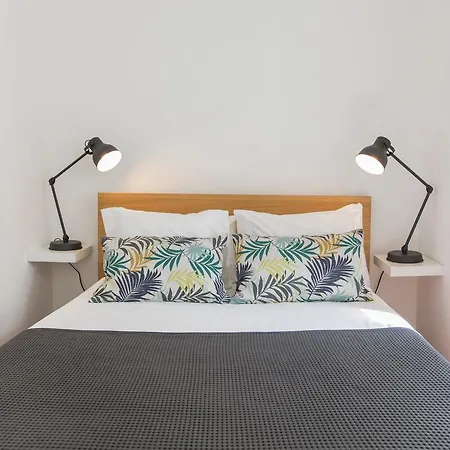 Bica Patio 3bdr Duplex By Lovelystay