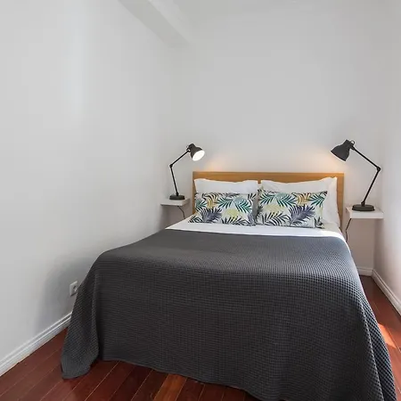 Lovelystay - Bica Patio Duplex * リスボン