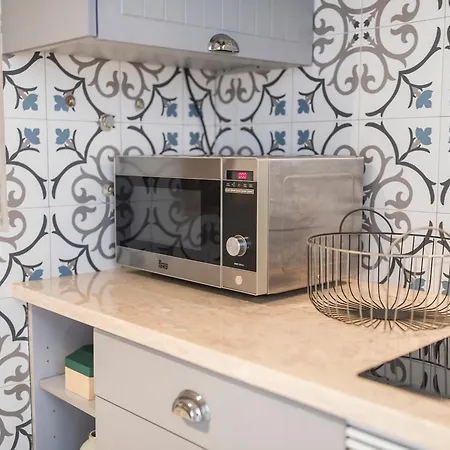アパート Lovelystay - Bica Patio Duplex リスボン