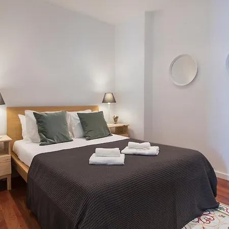 Lovelystay - Bica Patio Duplex アパート