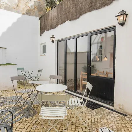 Lovelystay - Bica Patio Duplex アパート